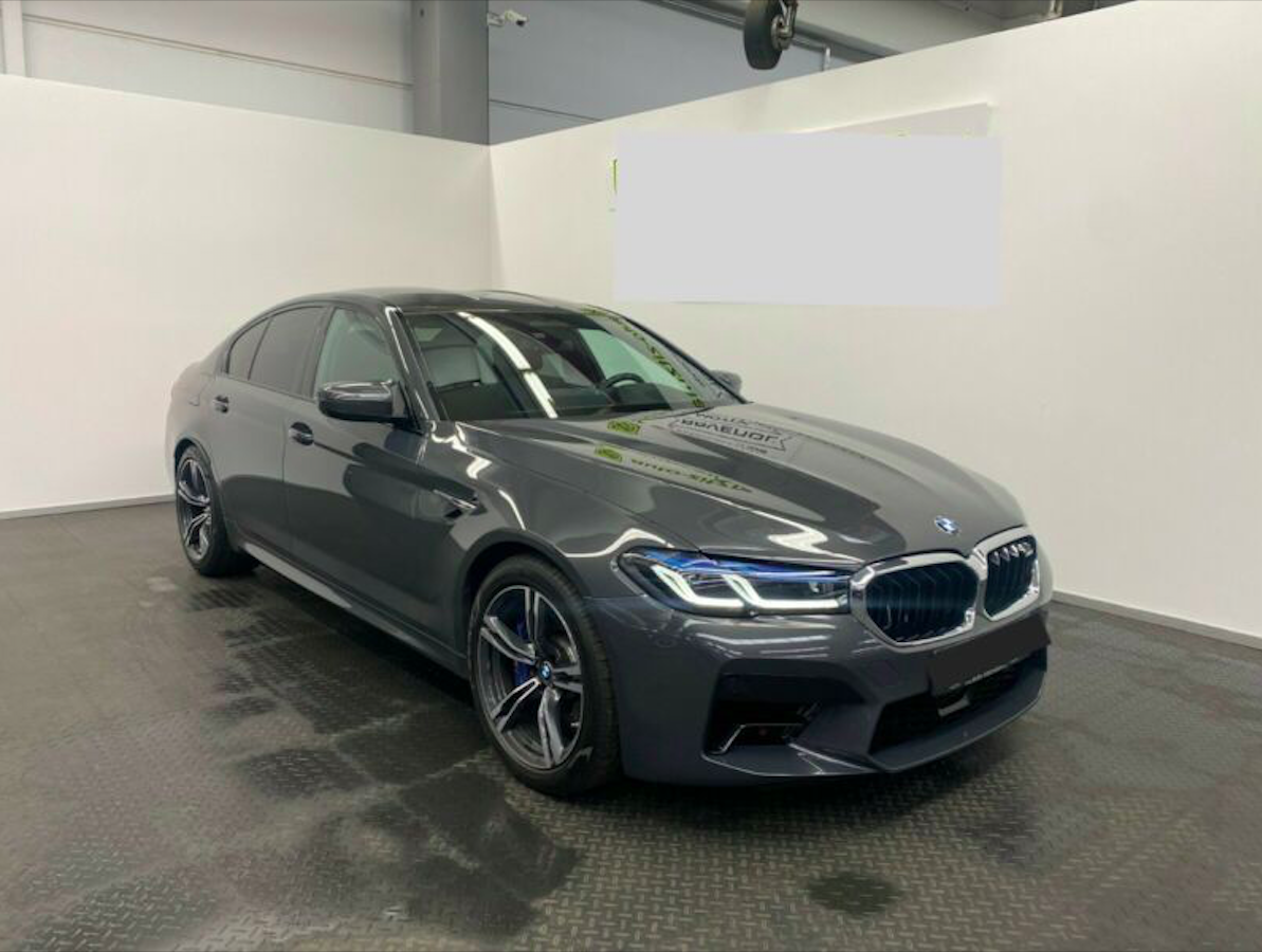 BMW M5 xDrive sedan | předváděcí auto | skladem | od autorizovaného prodejce | super cena | max výbava | online nákup | online prodej | autoibuy.com